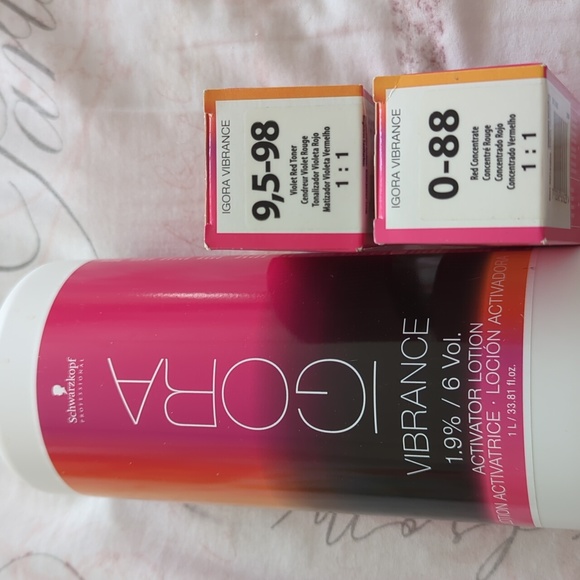 Schwarzkopf Igora Vibrance Red Series Bundle - Picture 8 of 8